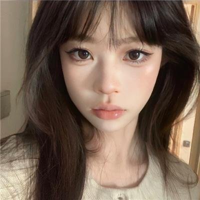 在角落，主教身边